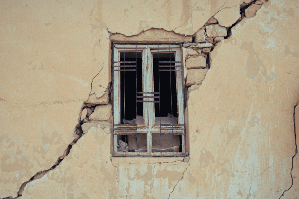A dos años de los terremotos: comunidades y viviendas inseguras A dos años de los terremotos: comunidades y viviendas inseguras